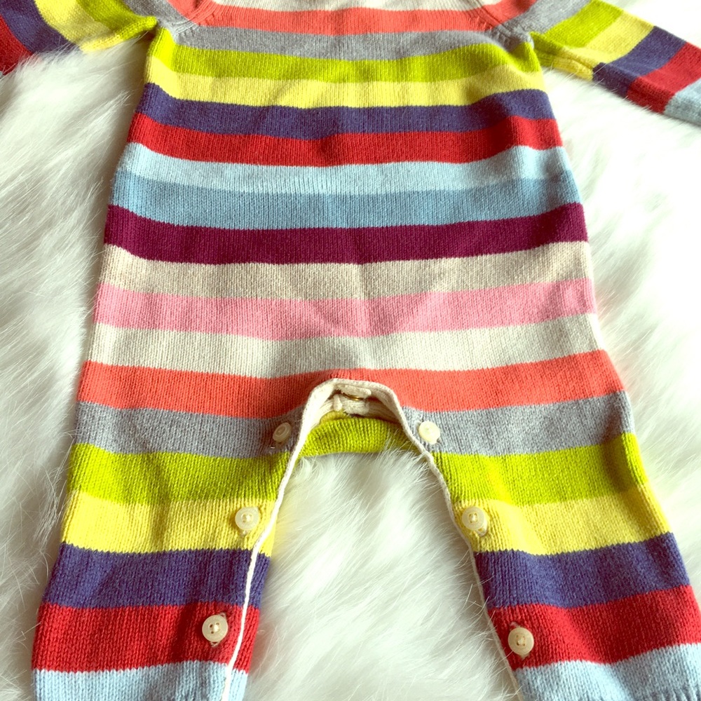 Like New! Unisex colorful baby suit 🧸